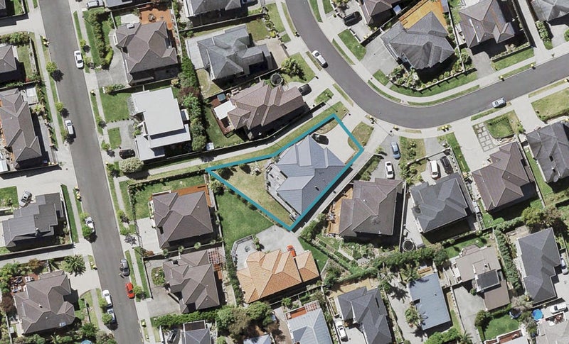 17 Mulroy Place, Pinehill, Auckland - Carousel 1