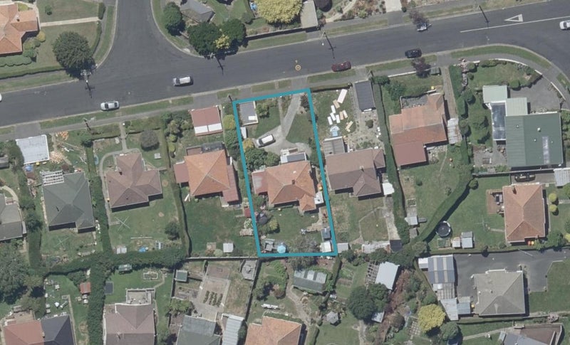 38 Mayfield Avenue, Wakari, Dunedin - Carousel 1