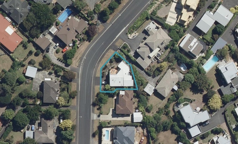 7 Alison Street, Hamilton Lake, Hamilton - Carousel 1