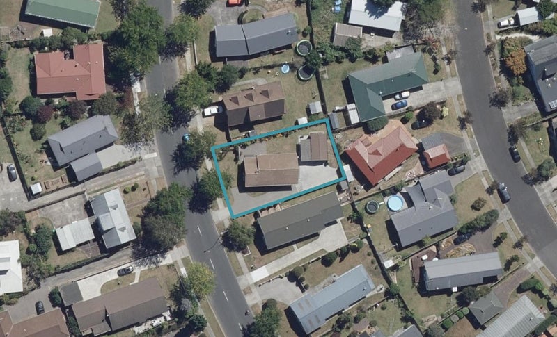 59 Waterford Road, Fitzroy, Hamilton - Carousel 1
