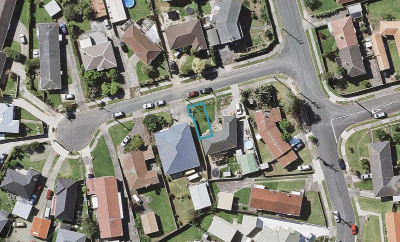 4/2 Anthony Place, Pakuranga, Auckland - Carousel 1