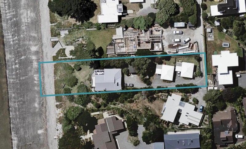 1/2 Kirkway, Raumati Beach, Paraparaumu - Carousel 1