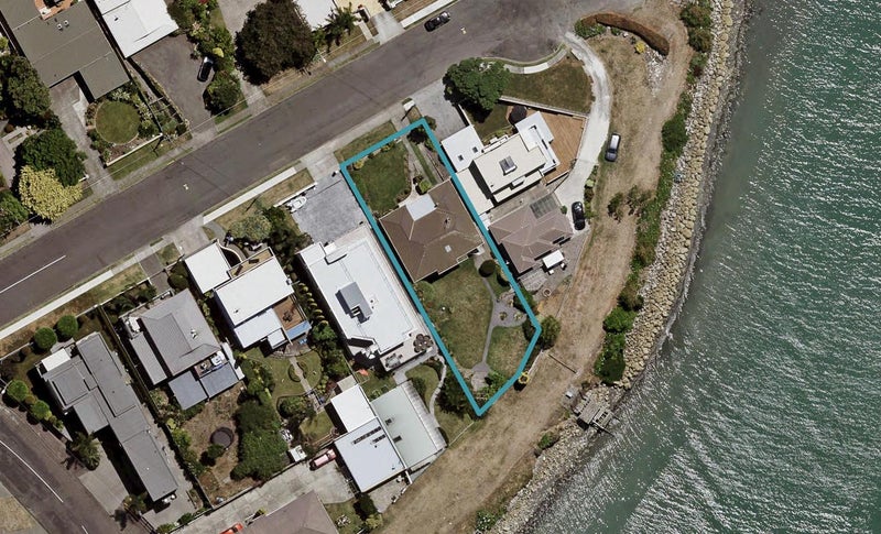 10 Whakarire Avenue, Westshore, Napier - Carousel 1