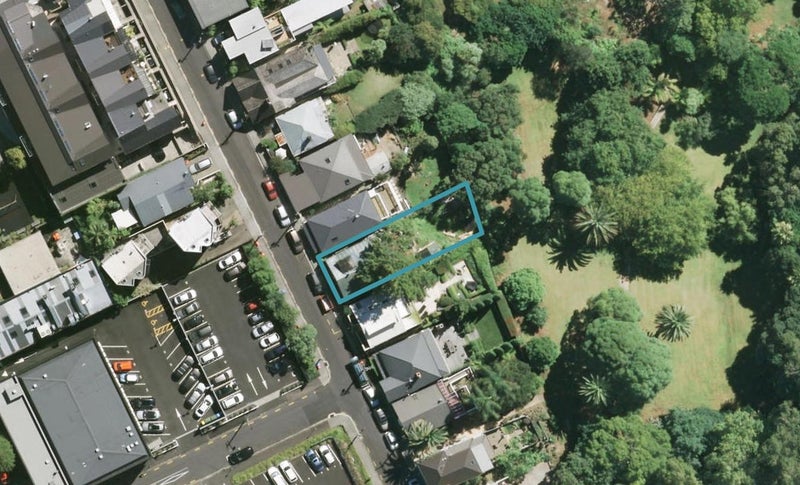 12 Scarborough Terrace, Parnell, Auckland - Carousel 1