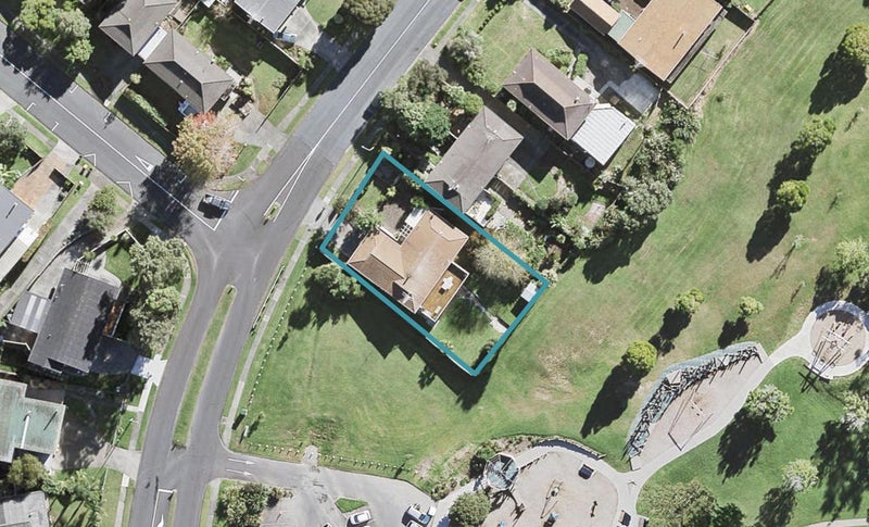 188 Stapleford Crescent, Browns Bay, Auckland - Carousel 1
