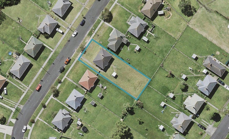14 Hillary Crescent, Belmont, Auckland - Carousel 1