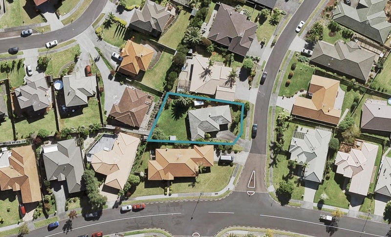 4 Mannikin Place, Unsworth Heights, Auckland - Carousel 1
