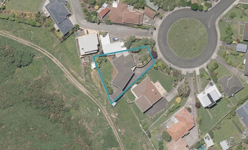 14 Tower Crescent, Durie Hill, Whanganui - Carousel 1