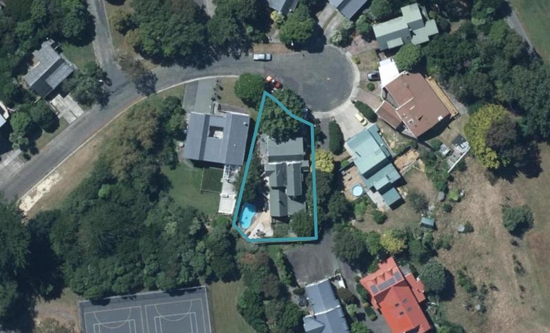 14 Solander Place, Whitby, Porirua - Carousel 1