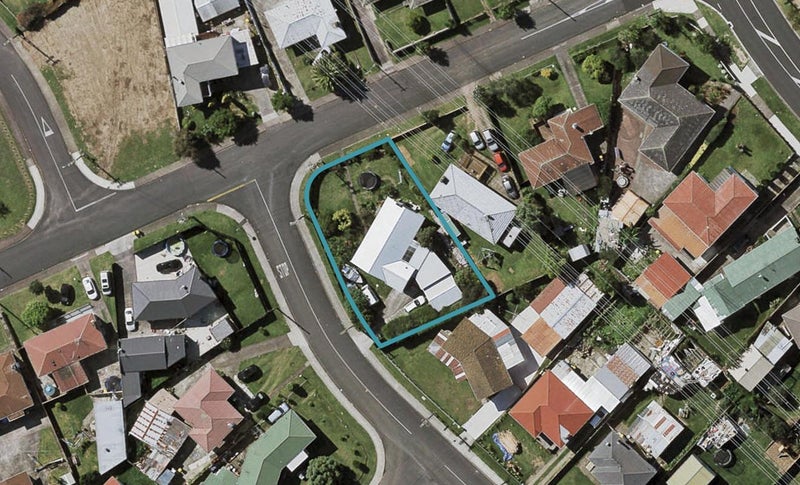8 Clayton Avenue, Otara, Auckland - Carousel 1