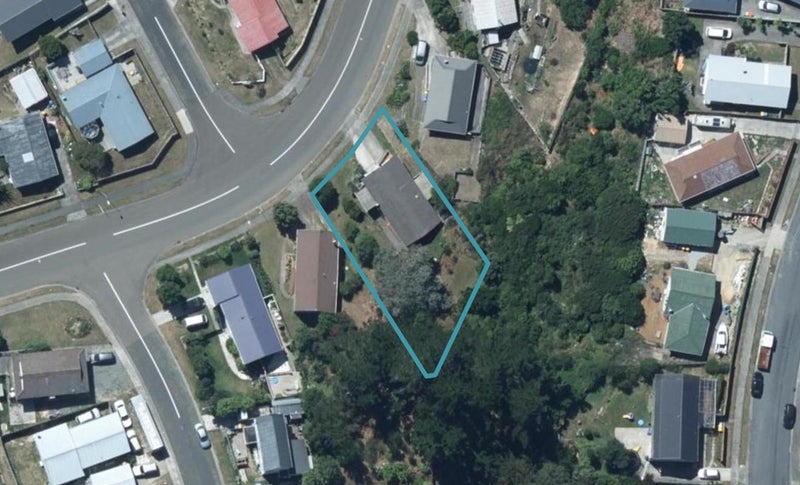6 Adventure Drive, Whitby, Porirua - Carousel 1