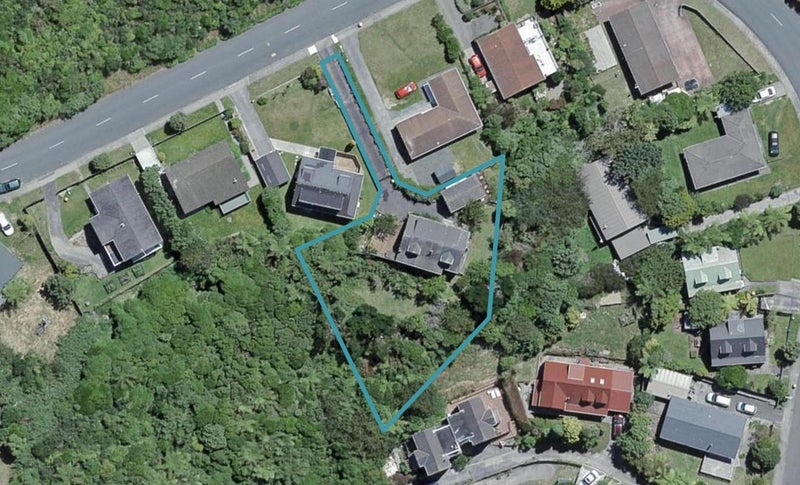 65 Montgomery Avenue, Karori, Wellington - Carousel 1