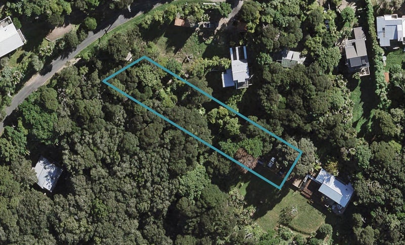 28 Beresford Avenue, Surfdale, Waiheke Island - Carousel 1