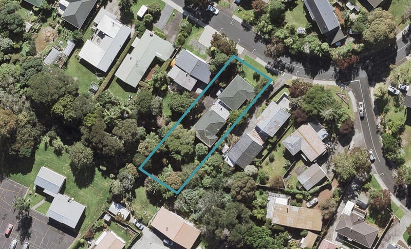 2/21 Takapu Street, Henderson, Auckland - Carousel 1