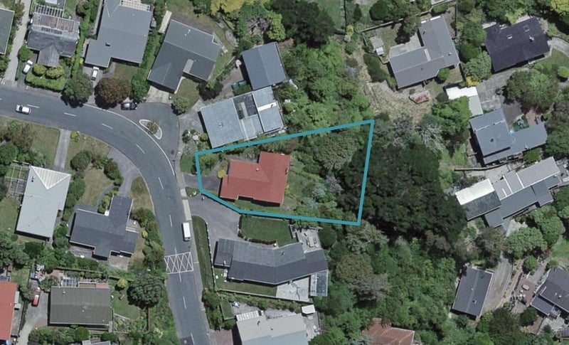 17 Chorley Grove, Churton Park, Wellington - Carousel 1