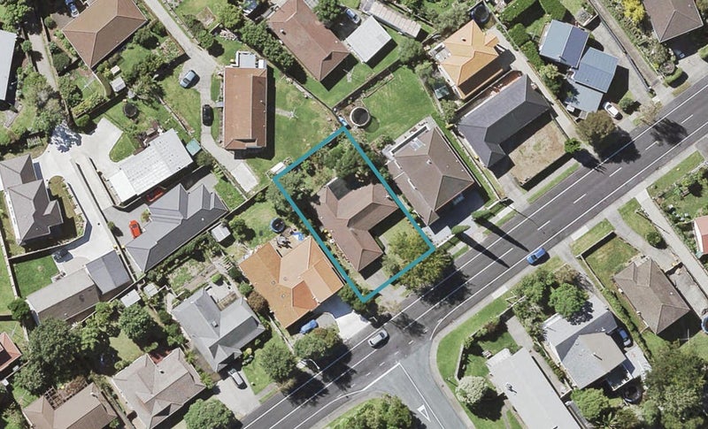 122 Hutchinsons Road, Bucklands Beach, Auckland - Carousel 1
