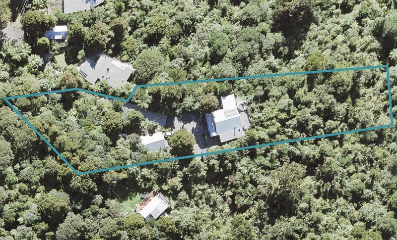37 Quinns Road, Waiatarua, Auckland - Carousel 1