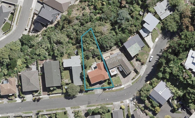 13 Summit Road, Fairfield, Lower Hutt - Carousel 1
