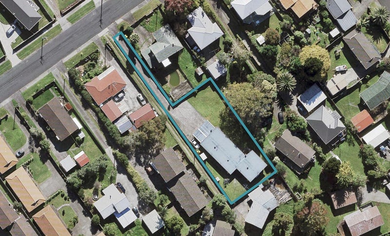 1/27 Roberts Road, Te Atatu South, Auckland - Carousel 1