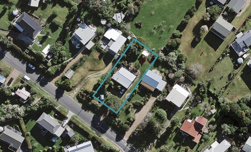 19 Alison Road, Surfdale, Waiheke Island - Carousel 1