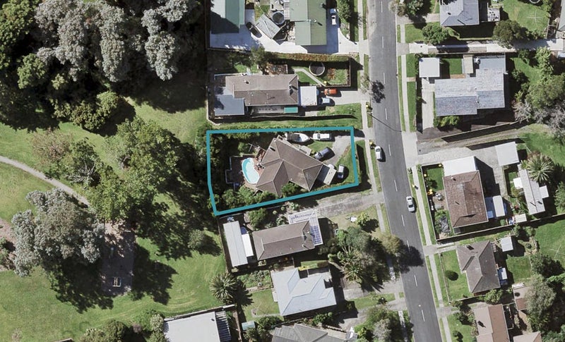 57 Ennis Avenue, Pakuranga Heights, Auckland - Carousel 1