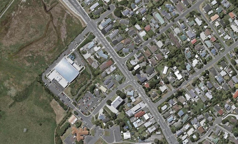 41 Kapiti Road, Paraparaumu - Carousel 1