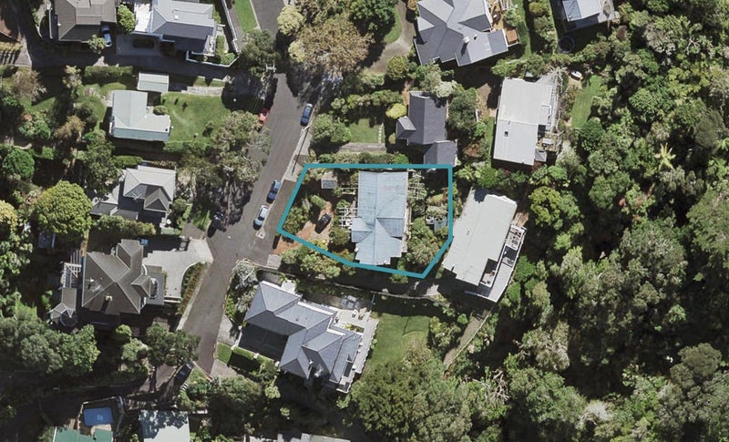 44 Seaview Avenue, Northcote, Auckland - Carousel 1