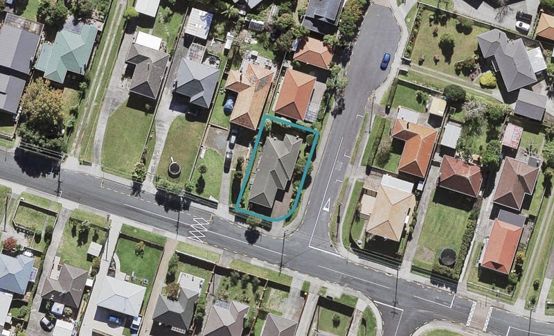 17 Strid Road, Te Atatu South, Auckland - Carousel 1