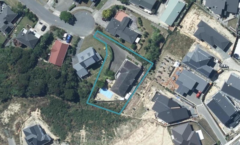 10 Pilot Lane, Whitby, Porirua - Carousel 1