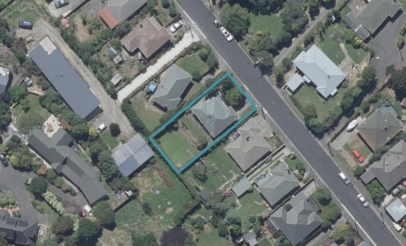 28 Glenmore Street, Glenleith, Dunedin - Carousel 1