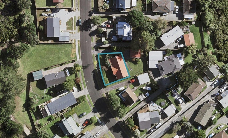 27 Seaward Place, Wattle Downs, Auckland - Carousel 1