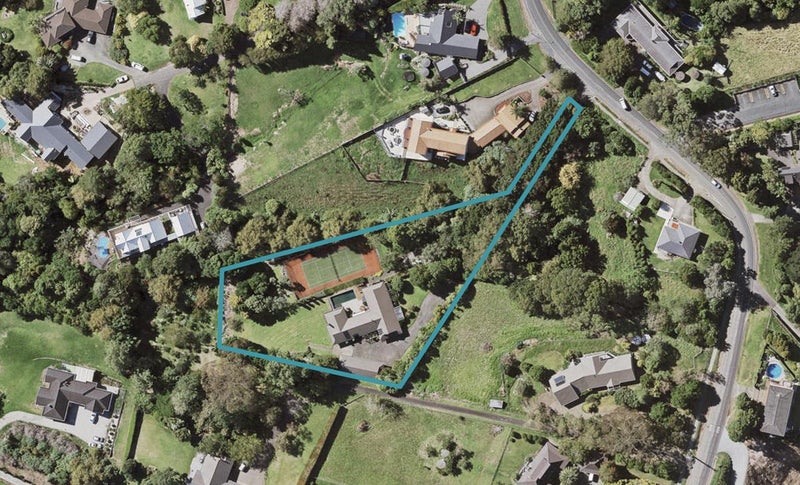 246 Point View Drive, Dannemora, Auckland - Carousel 1