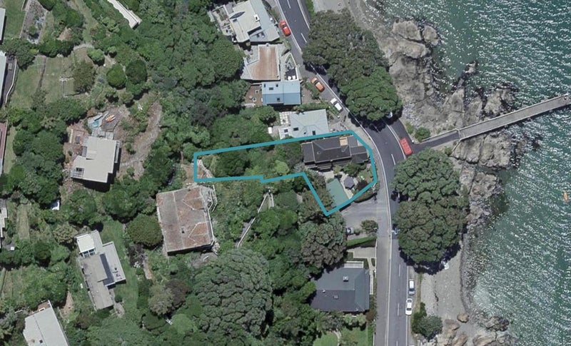 395A Karaka Bay Road, Karaka Bays, Wellington - Carousel 1