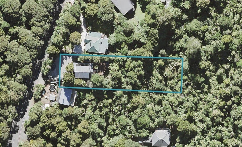 707 Scenic Drive, Henderson Valley, Auckland - Carousel 1