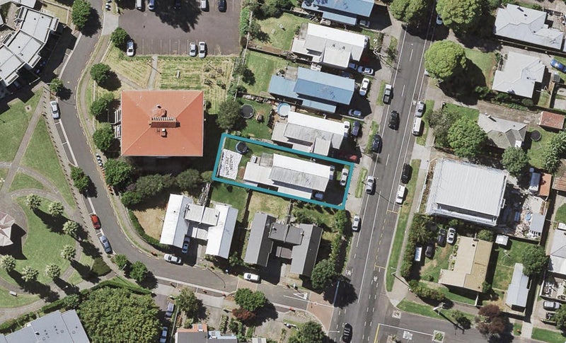 215 Pilkington Road, Point England, Auckland - Carousel 1