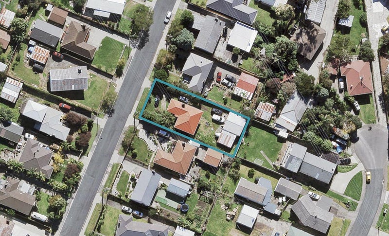 118 Cobham Crescent, Kelston, Auckland - Carousel 1