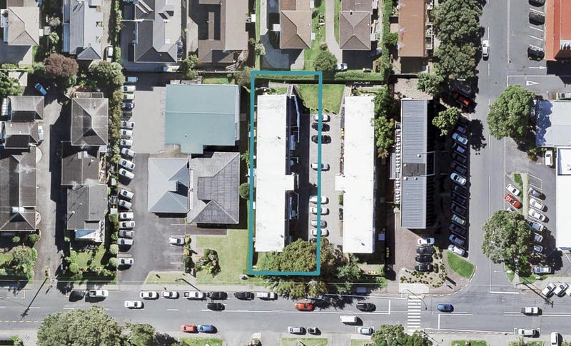 8/43 Anzac Road, Browns Bay, Auckland - Carousel 1