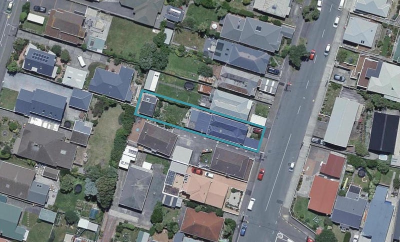 220 Clyde Street, Island Bay, Wellington - Carousel 1