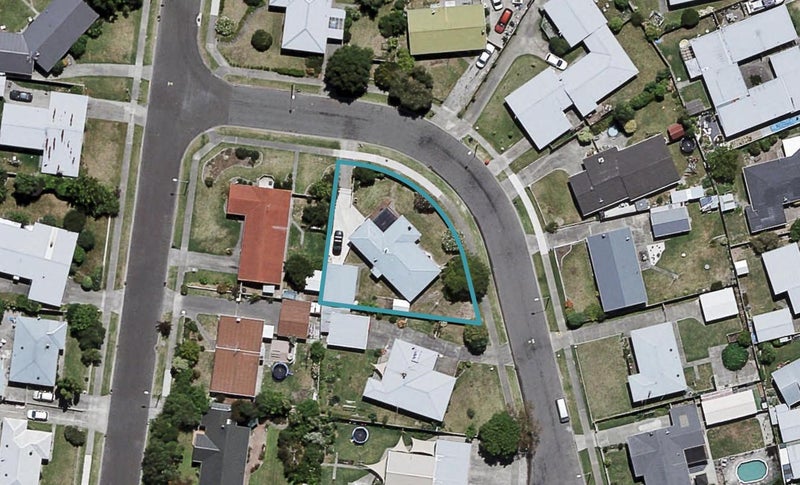 4 Winchester Place, Tamatea, Napier - Carousel 1