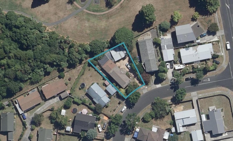 115 Oakfield Crescent, Pukete, Hamilton - Carousel 1