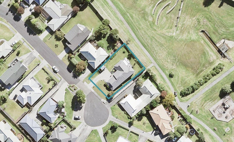 61 Charlotte Street, Stanmore Bay, Whangaparaoa - Carousel 1