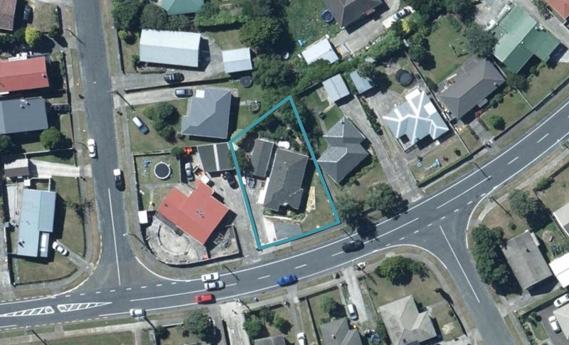 69 Driver Crescent, Cannons Creek, Porirua - Carousel 1