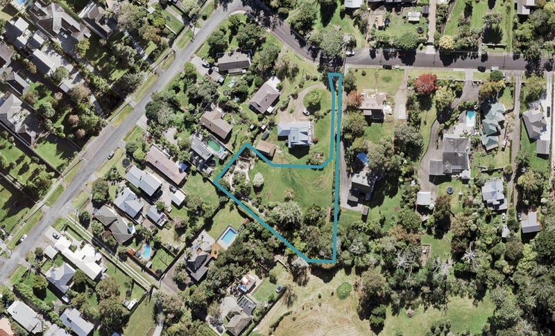 7 Pohutukawa Road, Whenuapai, Auckland - Carousel 1