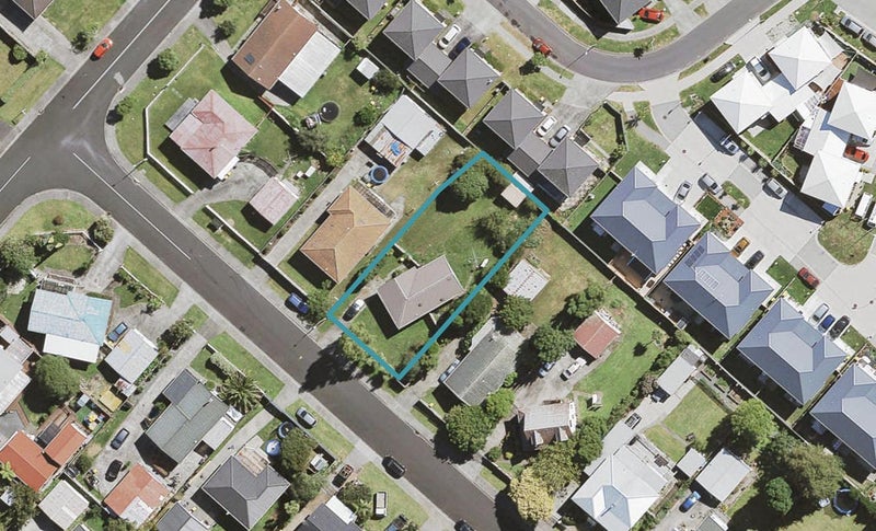 11 Solea Road, Sunnyvale, Auckland - Carousel 1