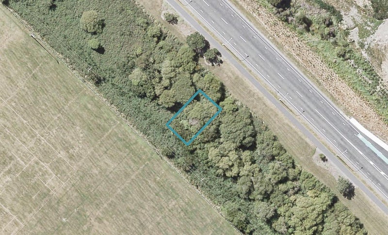 30 Harry Martin Lane, Wainuiomata, Lower Hutt - Carousel 1