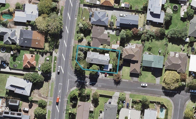 2 Taitua Drive, Te Atatu South, Auckland - Carousel 1