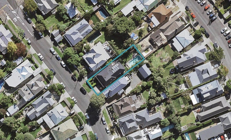 13 Elgin Street, Grey Lynn, Auckland - Carousel 1