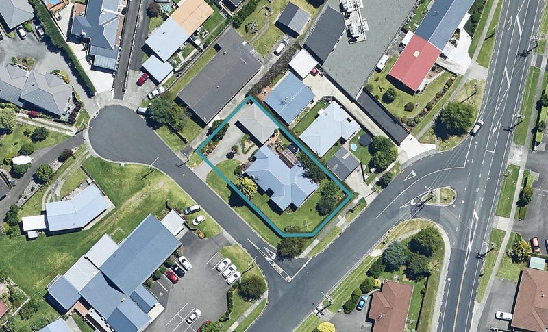 1 Highmore Place, Brookfield, Tauranga - Carousel 1