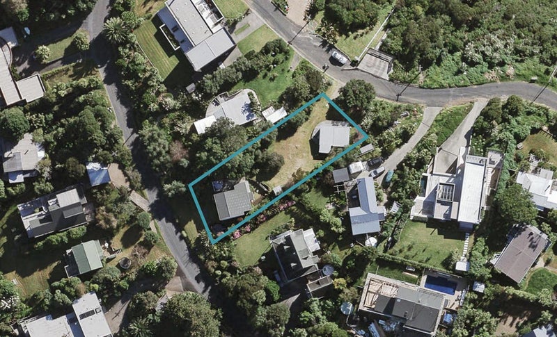 17 Matapana Road, Palm Beach, Waiheke Island - Carousel 1
