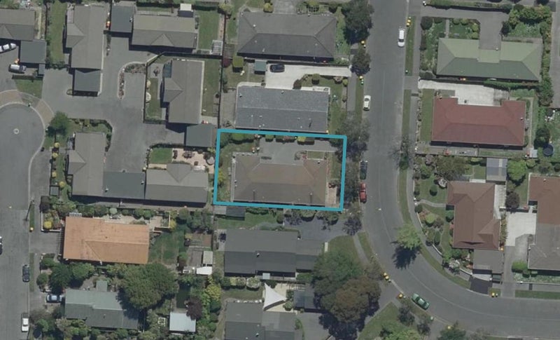 2/35 Chipping Lane, Redwood, Christchurch - Carousel 1